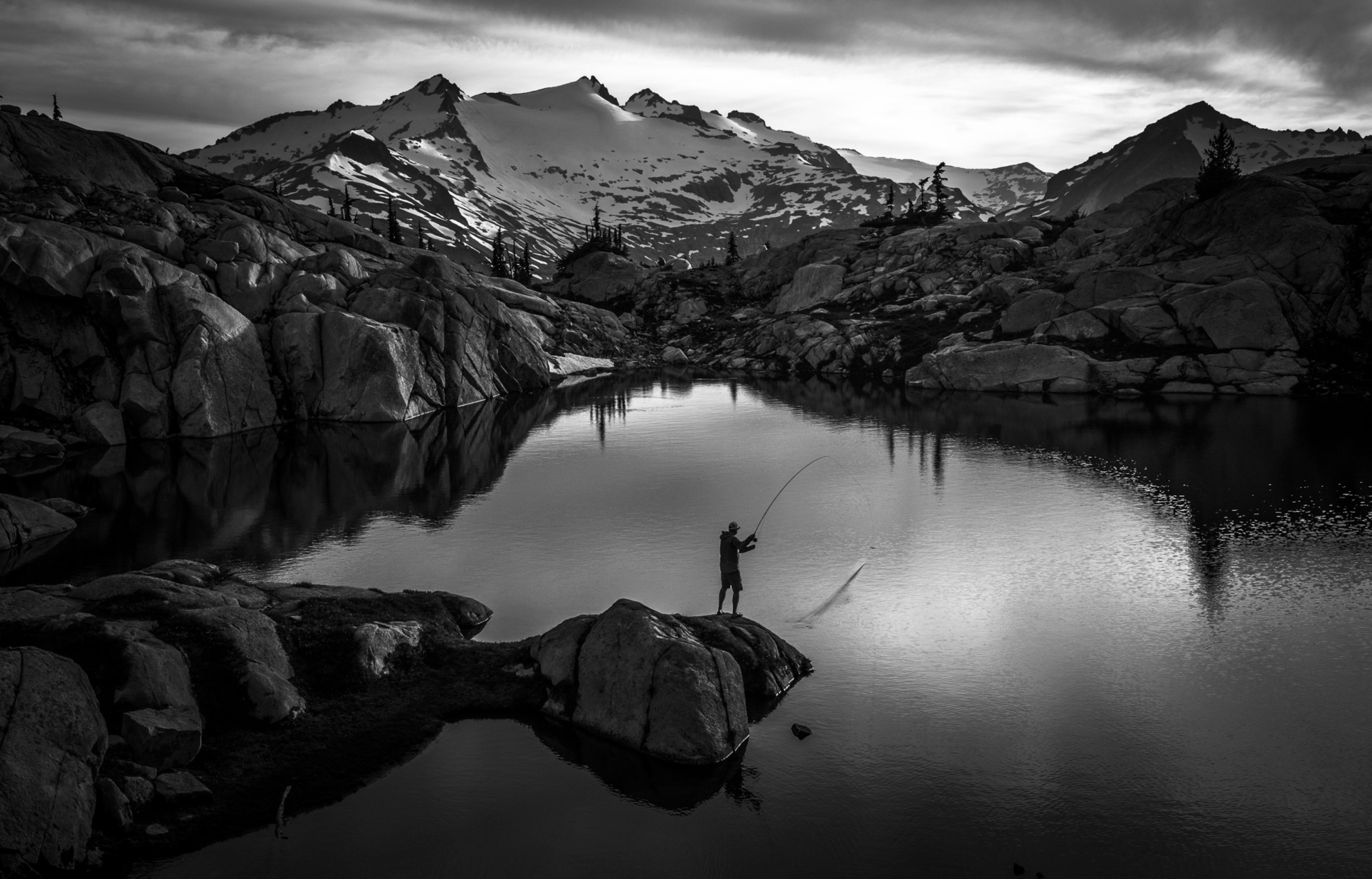 Black white. Черный пейзаж. Черный ландшафт. Пейзаж черным цветом на переднем плане. Black and Wight.